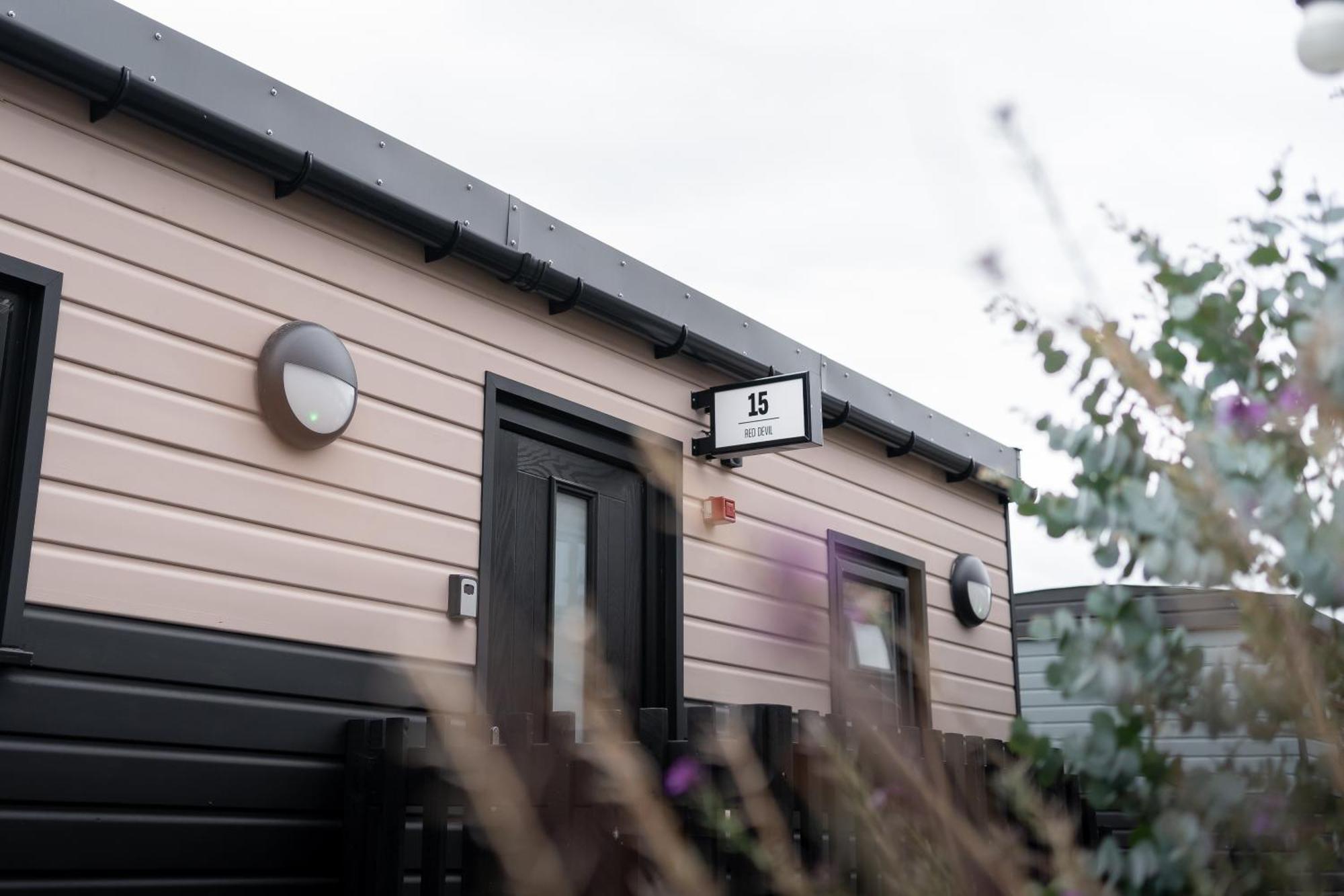 Goodstay Apartments By Urban Space Barry Exterior foto